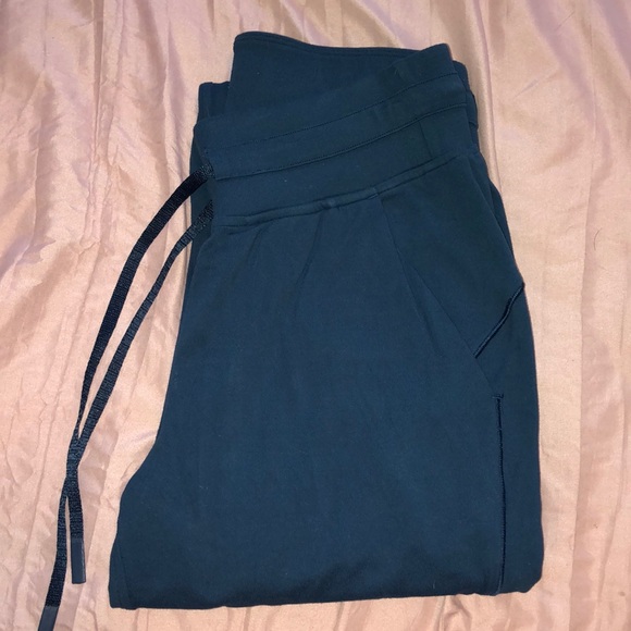 Lululemon joggers - Picture 2 of 3